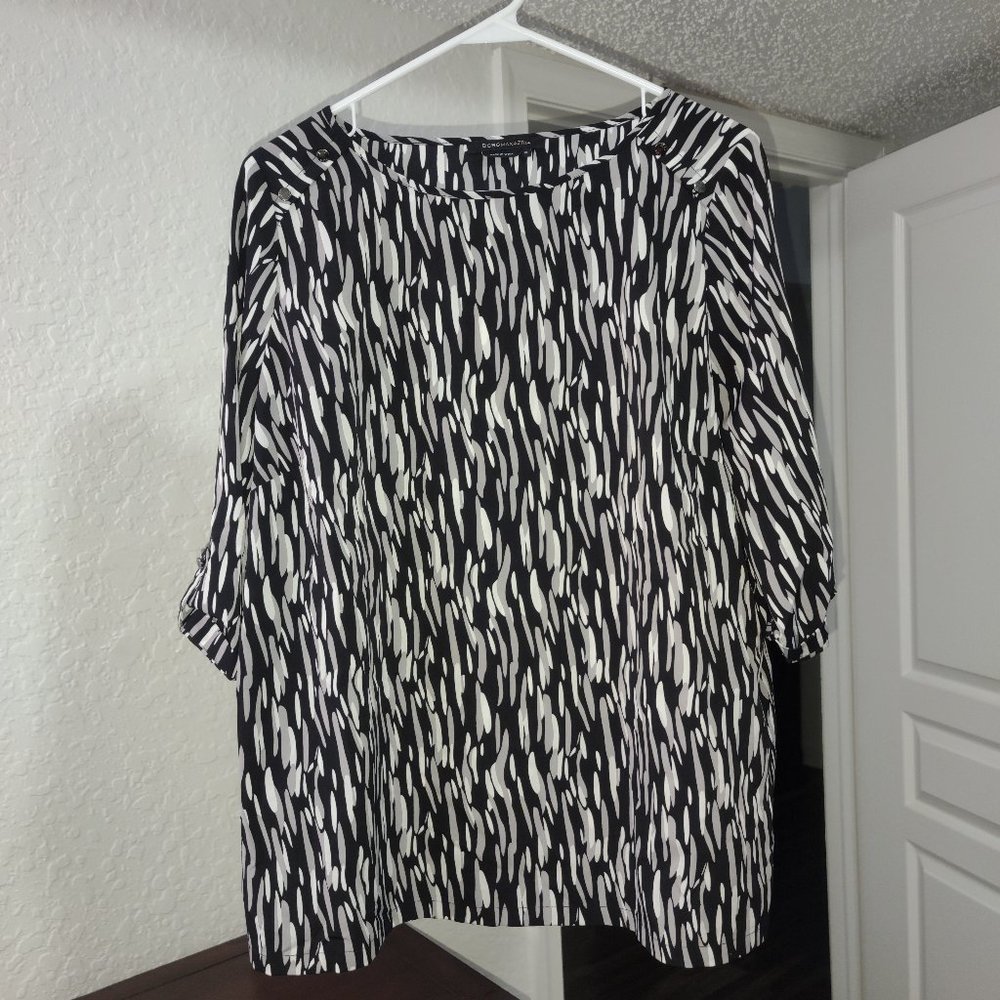 BCBGMAXAZRIA Blouse - Black, grey, white pattern - 3/4 sleeve - Size XL